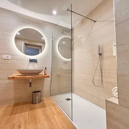 Emma's 3* לוצוראי