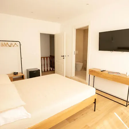 Emma's 3* לוצוראי